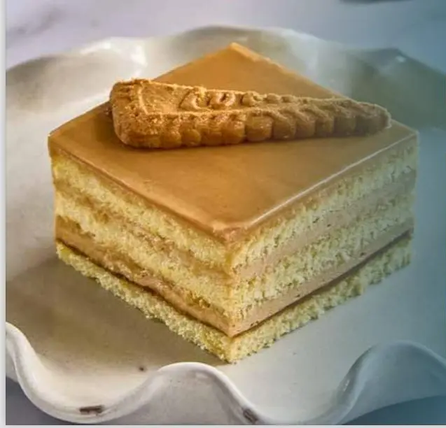Lotus Cake